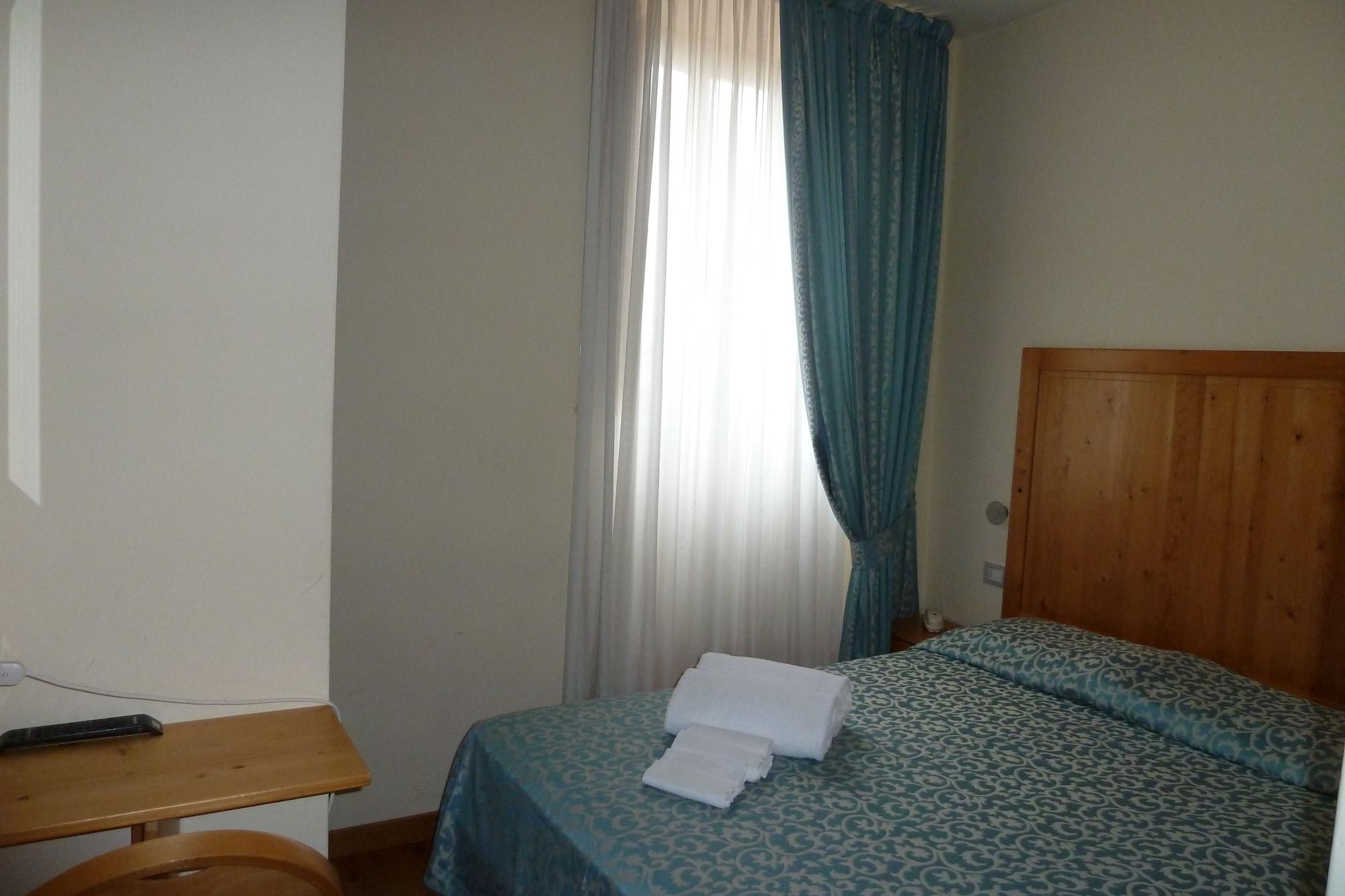 Hotel Tre Ceri Gubbio Exteriör bild