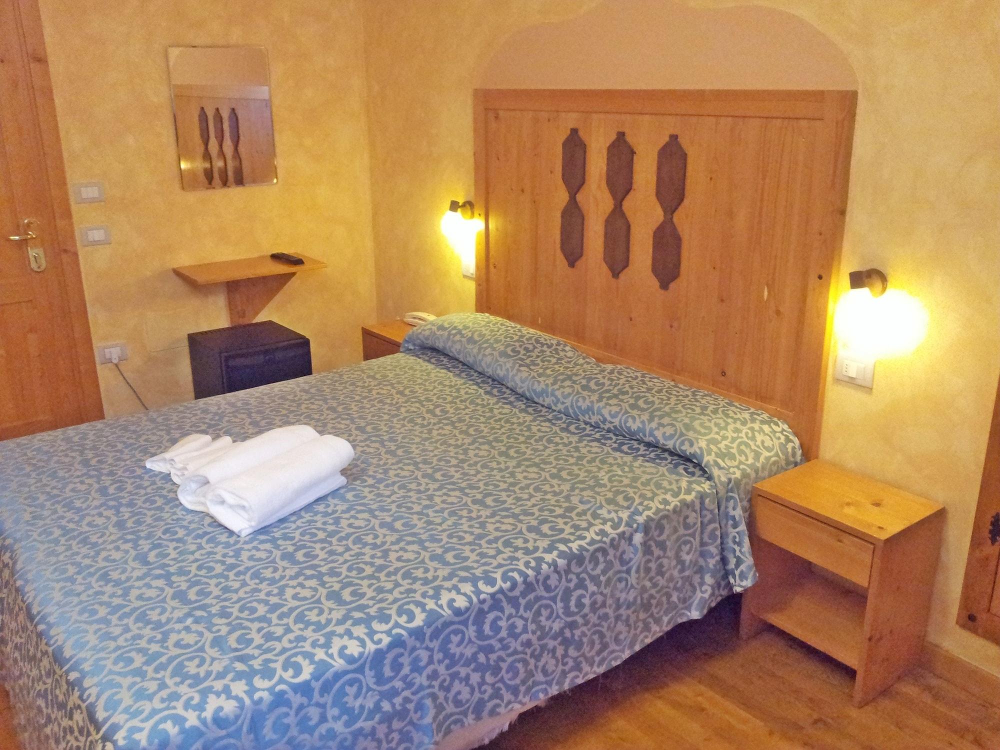 Hotel Tre Ceri Gubbio Exteriör bild