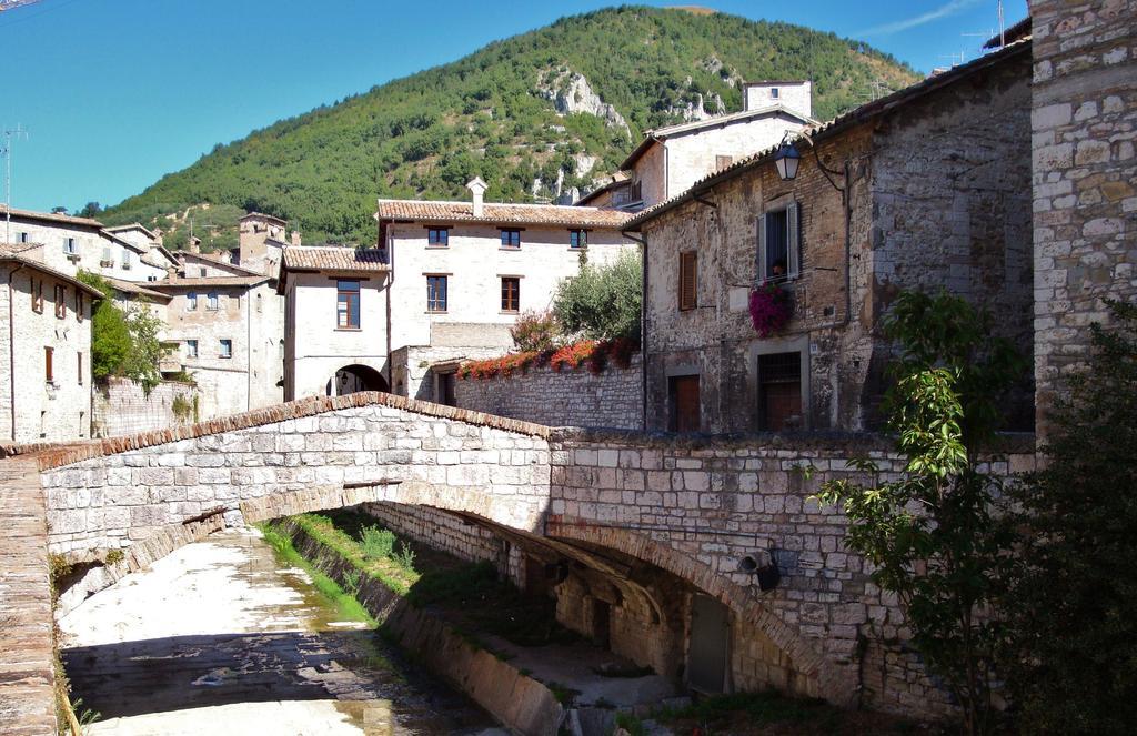 Hotel Tre Ceri Gubbio Exteriör bild