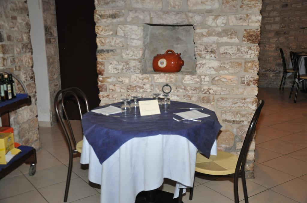 Hotel Tre Ceri Gubbio Exteriör bild