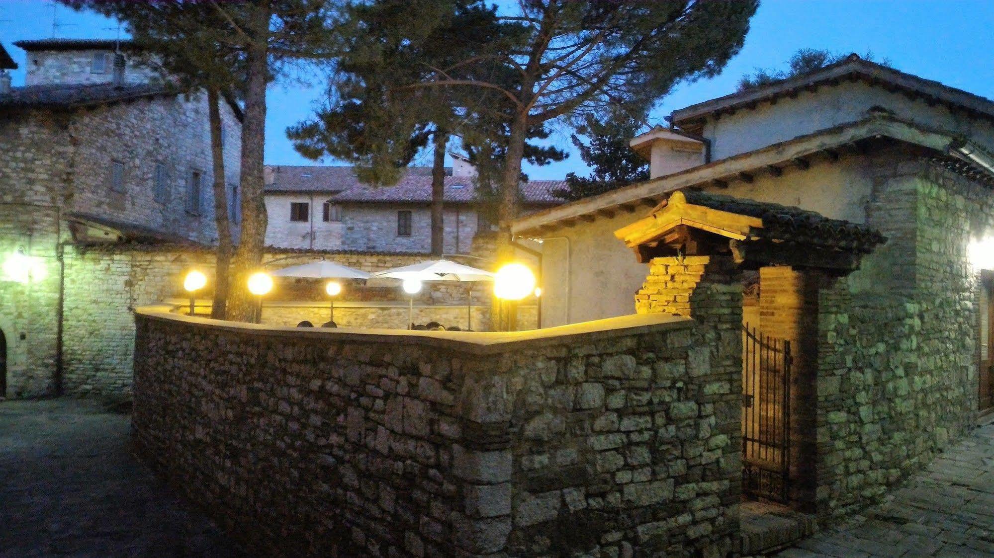 Hotel Tre Ceri Gubbio Exteriör bild