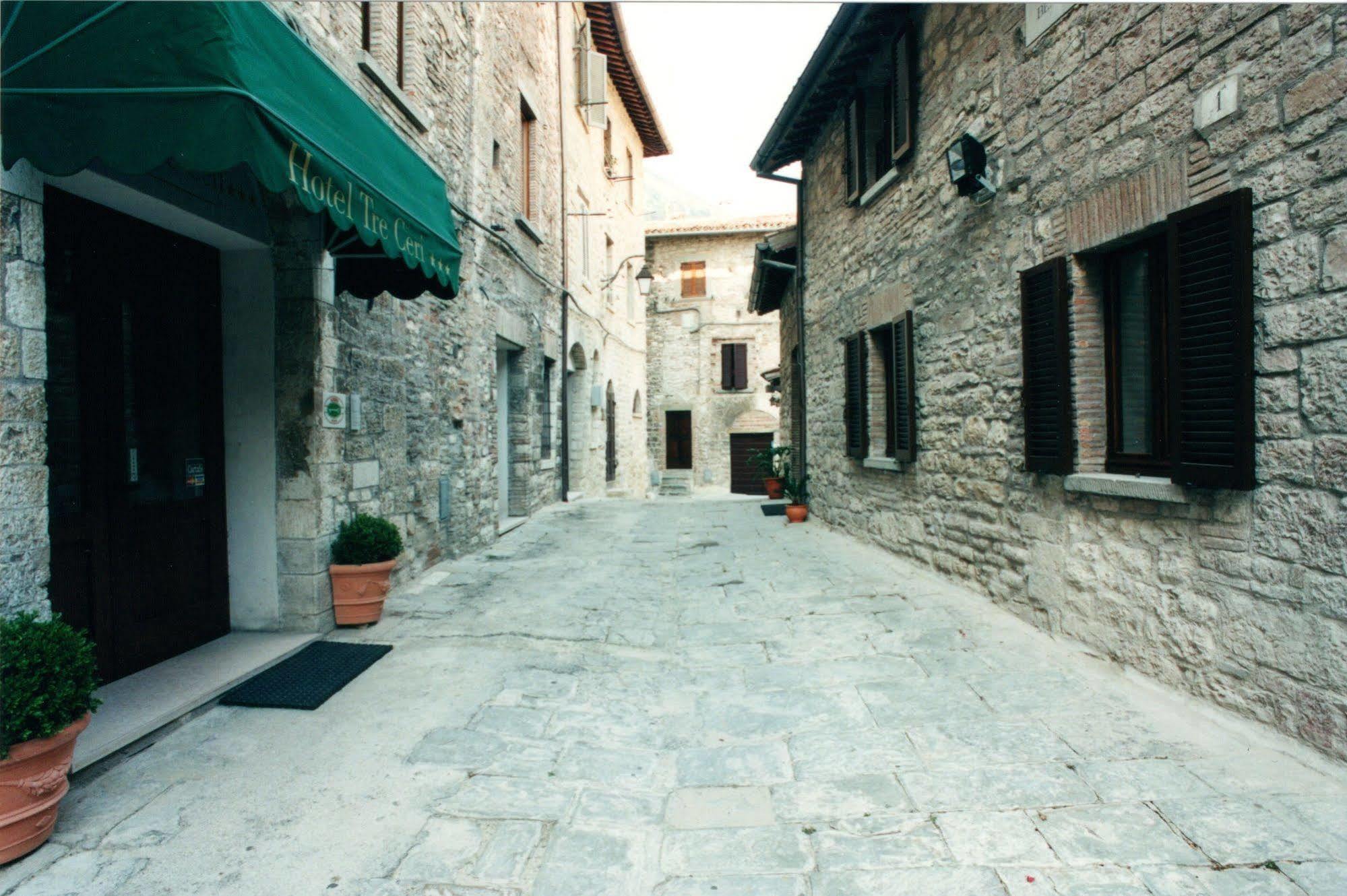 Hotel Tre Ceri Gubbio Exteriör bild