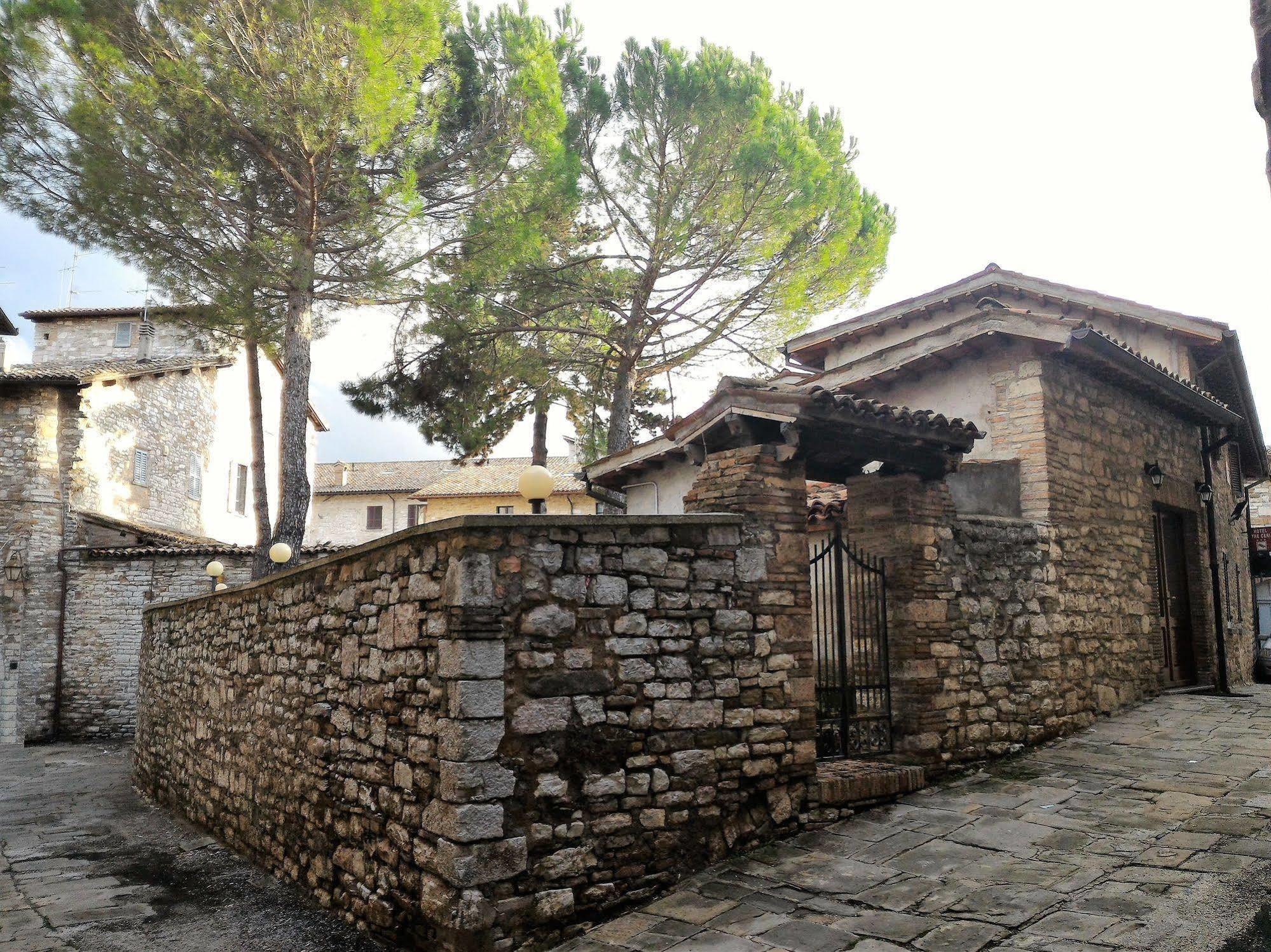 Hotel Tre Ceri Gubbio Exteriör bild